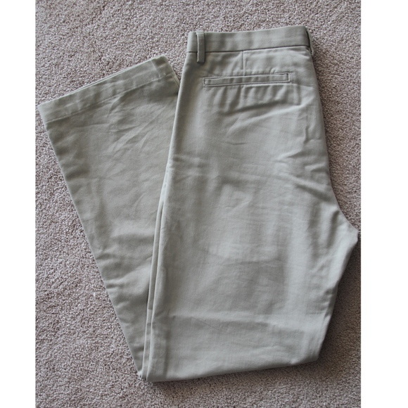 BANANA REPUBLIC KHAKI PANTS - Picture 3 of 3